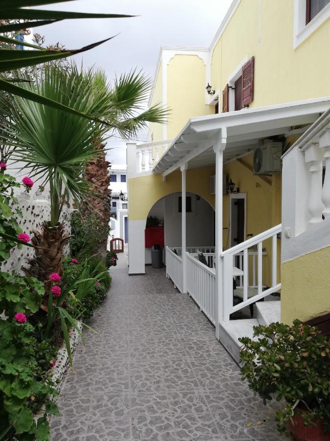 Christina Pension Karterados  Bagian luar foto